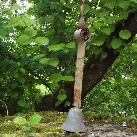 D'hotes-tour De Garde Xive Bed & Breakfast Terrasson